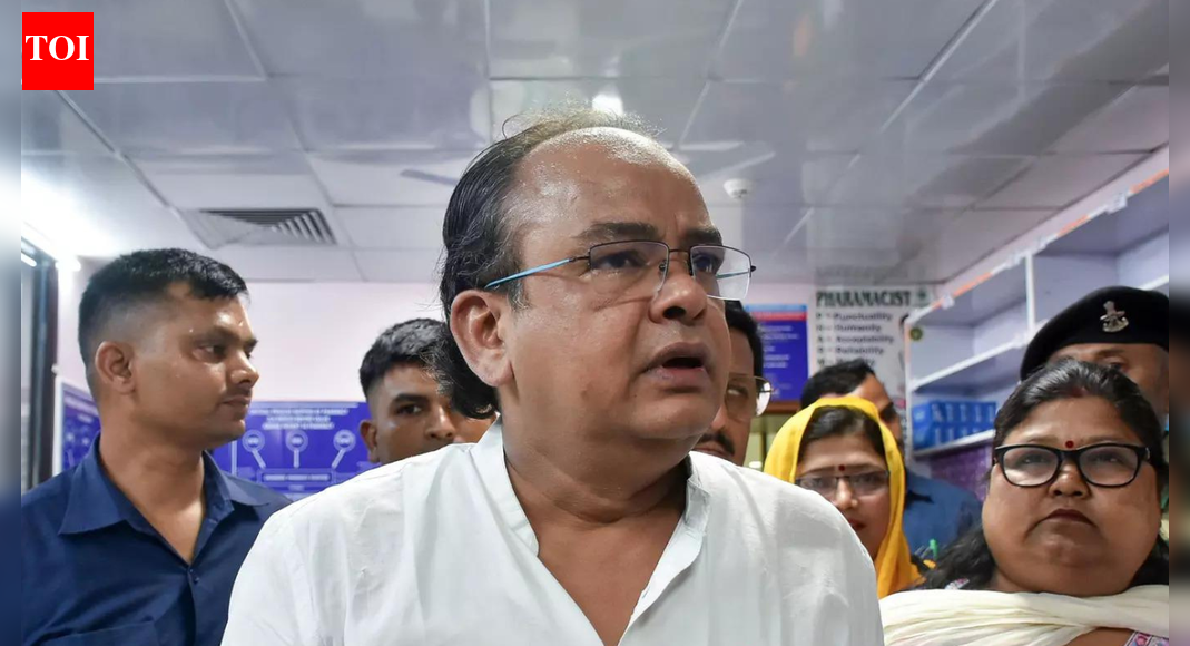 झारखंड के मंत्री को ‘बीएलओ को बंद करने’ के आह्वान पर आलोचना का सामना करना पड़ा, चुनाव आयोग ने रिपोर्ट मांगी | भारत समाचार