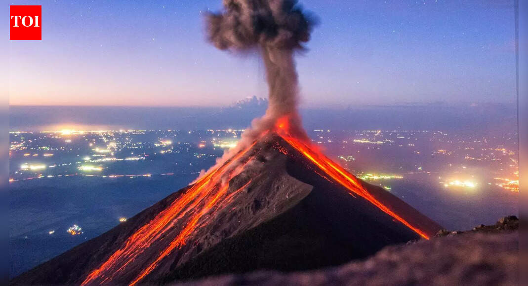 किन देशों में सबसे अधिक सक्रिय ज्वालामुखी हैं: दुनिया में सबसे अधिक ज्वालामुखी वाले देशों की 2025 की पूरी सूची देखें | विश्व समाचार