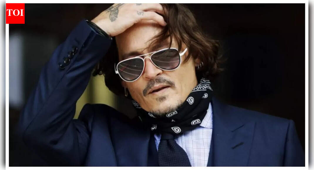 एम्बर हर्ड के साथ कानूनी लड़ाई खत्म करने के वर्षों बाद जॉनी डेप का कहना है कि पूर्व साथी वैनेसा पारादीस के साथ जीवन ‘आनंदित’ था |