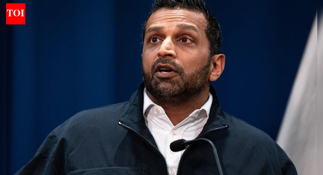 ‘मैं अपने पूर्ववर्तियों की तुलना में विमान का कम इस्तेमाल करता हूं’: काश पटेल ने उन आरोपों से अपना बचाव किया कि उन्होंने अपनी प्रेमिका से मिलने के लिए एफबीआई विमान का इस्तेमाल किया था | विश्व समाचार