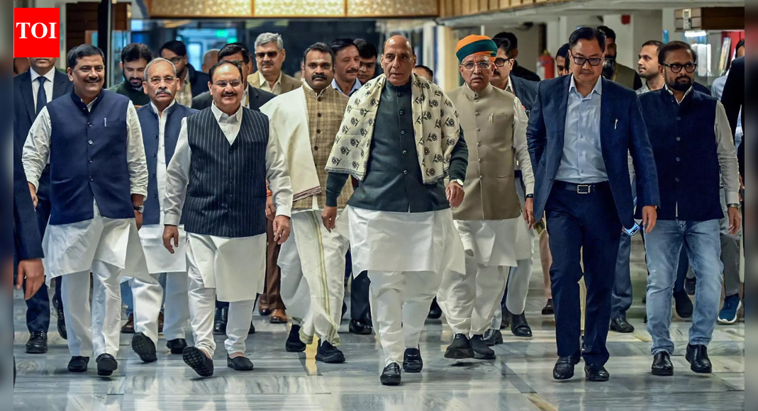 शीतकालीन सत्र आज से शुरू, SIR में तूफान की आशंका | भारत समाचार