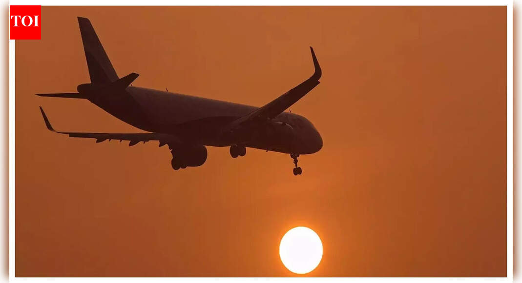 बम की अफवाह के कारण उड़ान का मार्ग बदलना पड़ा | भारत समाचार