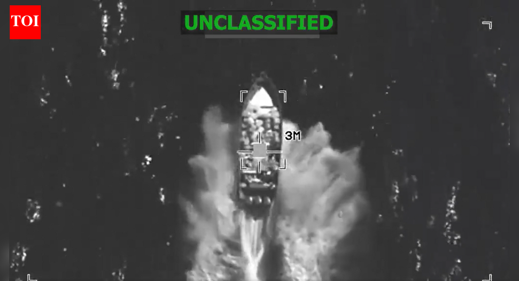 प्रशांत क्षेत्र में अमेरिकी हमला: एक संदिग्ध मादक-आतंकवादी जहाज पर हमले में चार की मौत – देखें