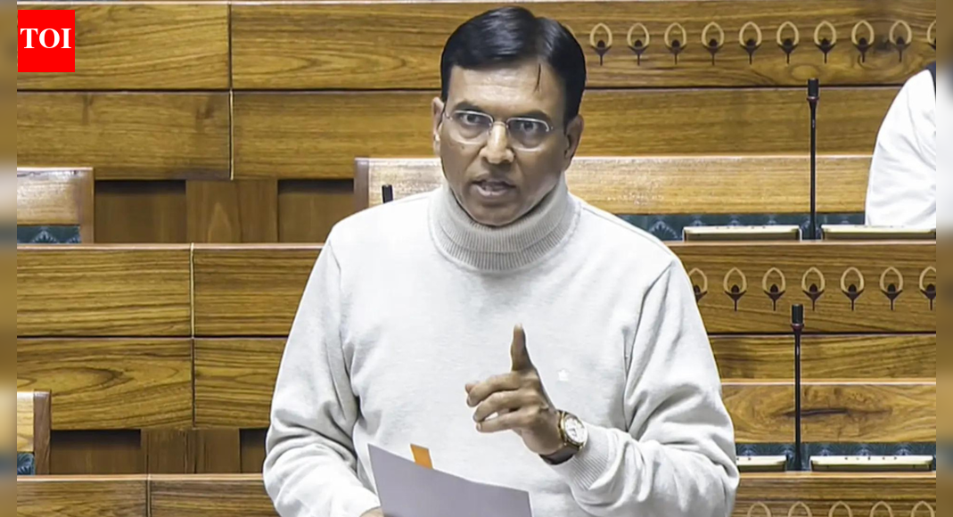 मंडाविया ने श्रम संहिता का बचाव किया, असम में महिला चाय श्रमिकों के लिए सुरक्षा उपायों की रूपरेखा तैयार की | भारत समाचार