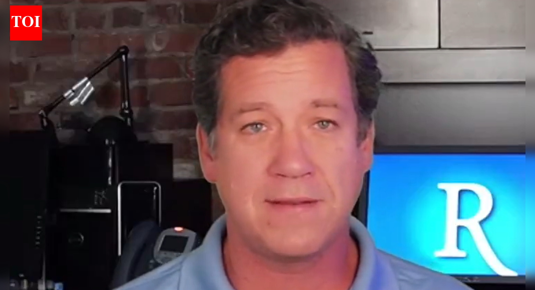 ‘प्रत्येक H-1B आर्थिक रूप से 10 अवैध अप्रवासियों के बराबर है’: पोल्स्टर का कहना है कि भारतीयों के लिए अमेरिकियों की जगह लेना ‘आसान’ है