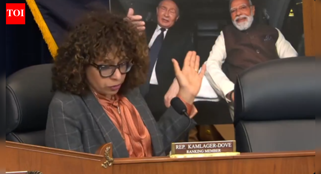 ‘हजारों शब्दों के लायक पोस्टर’: अमेरिकी कांग्रेस में डेमोक्रेट ने प्रधानमंत्री मोदी और पुतिन की कार की तस्वीर की ओर इशारा किया; भारत के साथ संबंधों को लेकर ट्रंप को दी चेतावनी