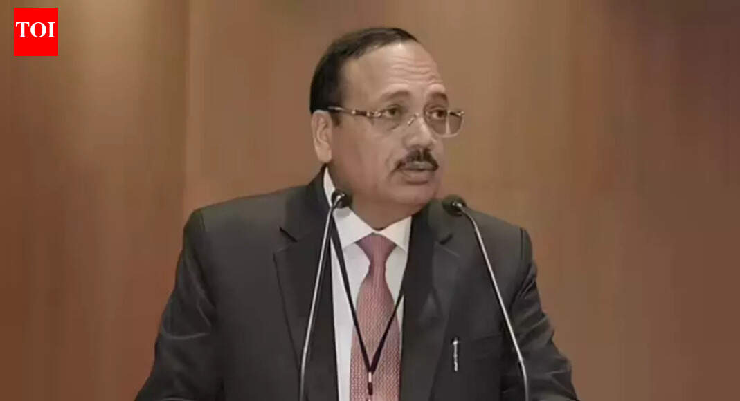 व्यक्तिगत स्वतंत्रता के मुद्दों को अदालतों में सर्वोच्च प्राथमिकता दी जानी चाहिए: सीजेआई | भारत समाचार