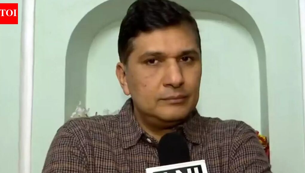 “सीएम रेखा गुप्ता AQI का सही उच्चारण भी नहीं कर पातीं, विशेषज्ञों को प्रदूषण से निपटने दें”: AAP के सौरभ भारद्वाज | भारत समाचार