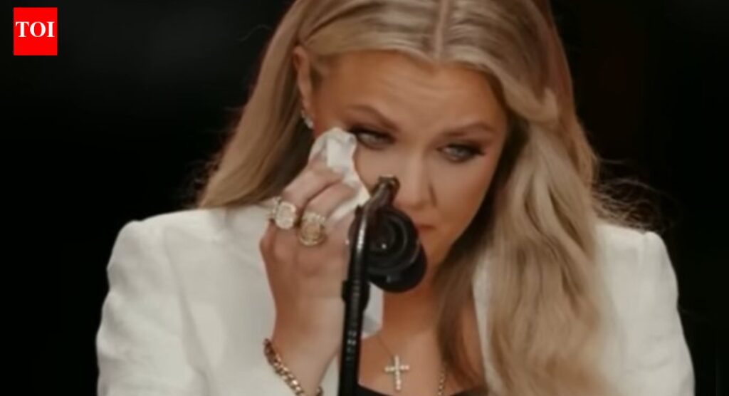 ‘मैंने एरिका किर्क को असल जिंदगी में देखा है और…’: एक चर्चमेट का कहना है कि चार्ली की विधवा हर बार अपनी आंखें पोंछती है… ‘मैंने एरिका किर्क को असल जिंदगी में देखा है और…’: एक चर्चमेट का कहना है कि चार्ली की विधवा हर बार अपनी आंखें पोंछती है…