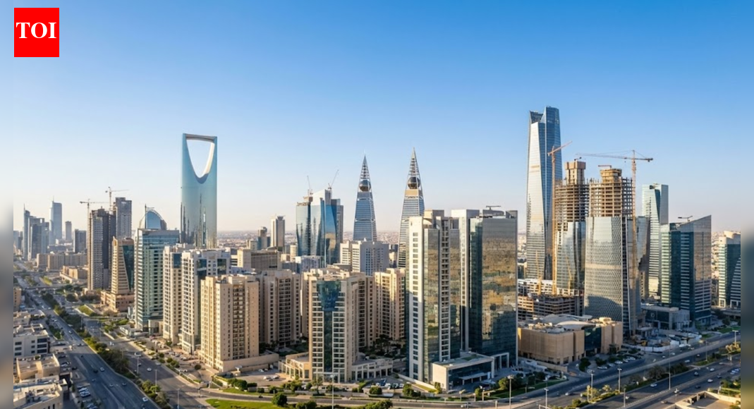 सऊदी अरब नए कानून के तहत 2026 से चार प्रमुख शहरों को छोड़कर विदेशियों को संपत्ति रखने की अनुमति देगा | विश्व समाचार