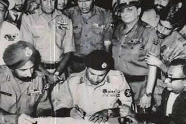 ‘गर्व का क्षण’: पीएम मोदी ने विजय दिवस पर 1971 के युद्ध नायकों को श्रद्धांजलि दी; सेना ने अदृश्य टुकड़े साझा किये | भारत समाचार