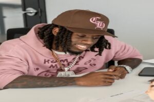 काई सेनेट ने एक भावनात्मक जन्मदिन संदेश में मानसिक स्वास्थ्य समस्याओं के बारे में खुलकर बात की