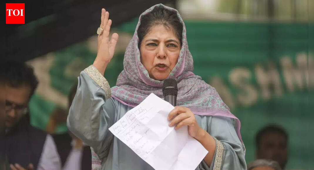 महबूबा ने बीएसएफ को उपजाऊ जमीन आवंटन का किया विरोध | भारत समाचार