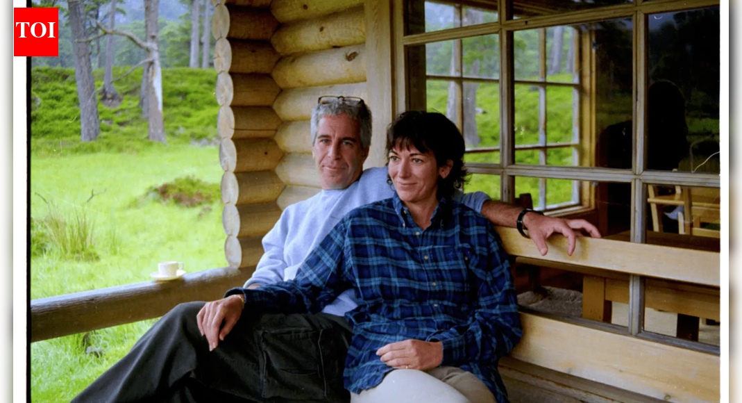 एपस्टीन फ़ाइलें खोली गईं: महिला ने 1996 में एफबीआई को जेफरी की ‘चाइल्ड पोर्नोग्राफ़ी’ में रुचि की सूचना दी; न्यूयॉर्क कार्यालय में ट्रम्प को देखना याद आया