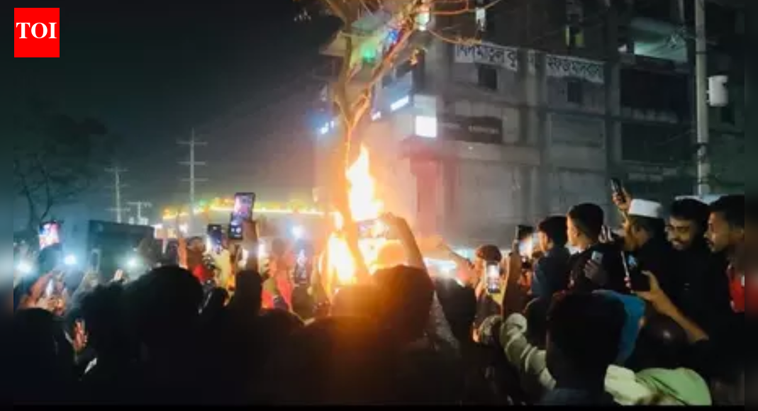 “वहां कट्टरपंथ है”: भाजपा के अल्पसंख्यक मोर्चा के प्रमुख ने बांग्लादेश में हिंदू युवाओं की भीड़ द्वारा हत्या की आलोचना की; ममता बनर्जी पर हमला | भारत समाचार