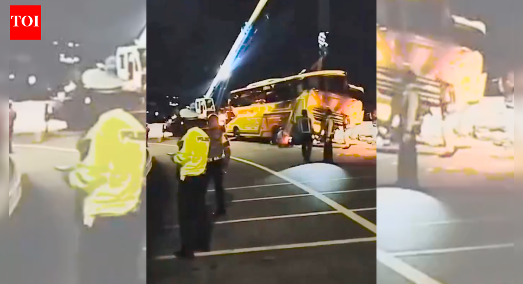 इंडोनेशिया में बस दुर्घटना: ड्राइवर ने नियंत्रण खोया और बैरियर से टकराई; 15 मृत | भारत समाचार