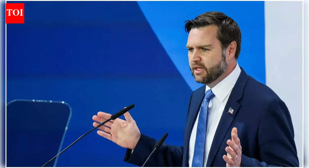 ‘जो कोई भी मेरी पत्नी पर हमला करता है वह खा सकता है…’: जेडी वेंस ने यहूदी-विरोधी और भारतीय-विरोधी टिप्पणियों के लिए निक फ़्यूएंटेस और ग्रॉइपर समर्थकों पर हमला बोला