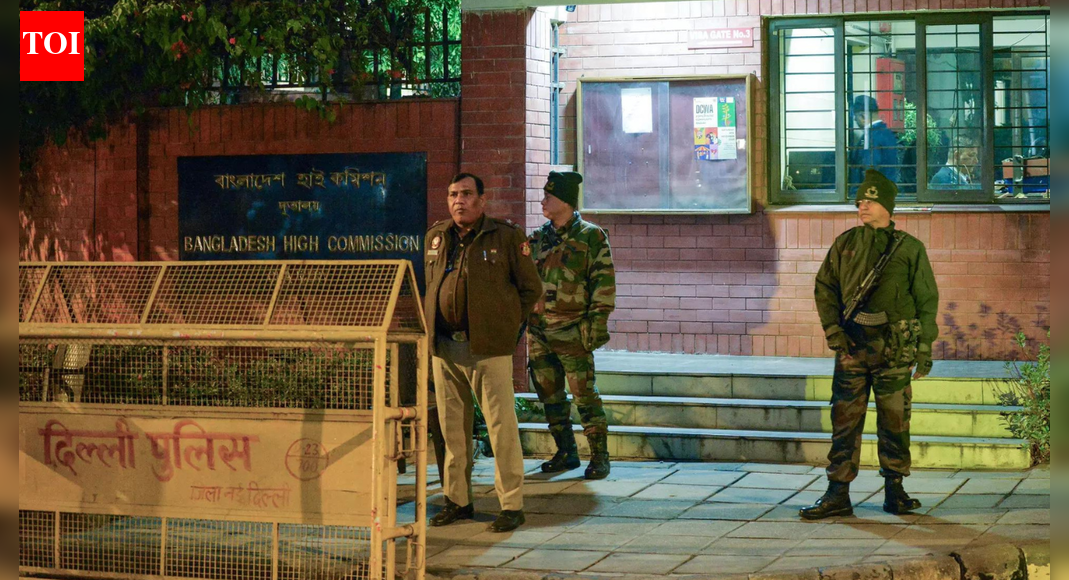 तनाव बढ़ने पर बांग्लादेश ने दिल्ली में वीजा परिचालन बंद किया | भारत समाचार