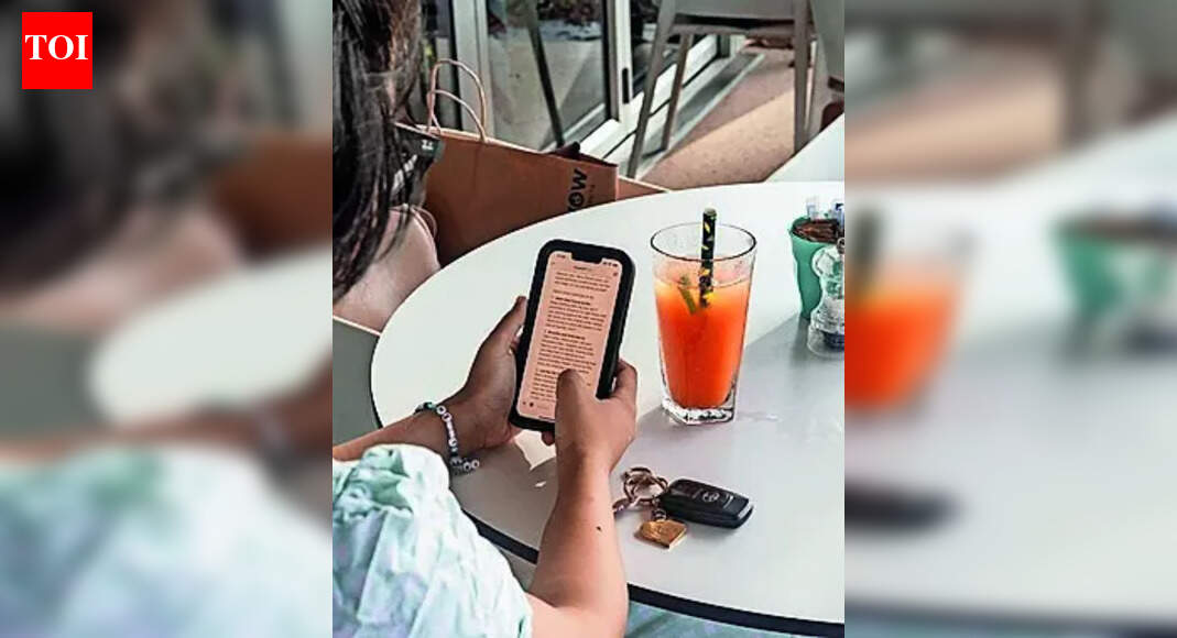 उन्हें चैटजीपीटी में बनाए गए एआई चैटबॉट से प्यार हो गया। फिर उसे उस पर भूत सवार हो गया।