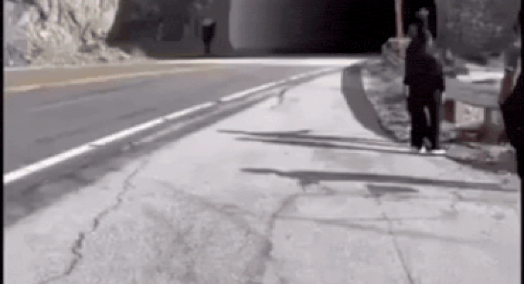 देखें: मोमेंट ‘कॉल ऑफ़ ड्यूटी’ के निर्माता विंस ज़म्पेला की फ़ेरारी कैलिफ़ोर्निया में दुर्घटनाग्रस्त हो गई; आग की लपटों में घिर जाता है