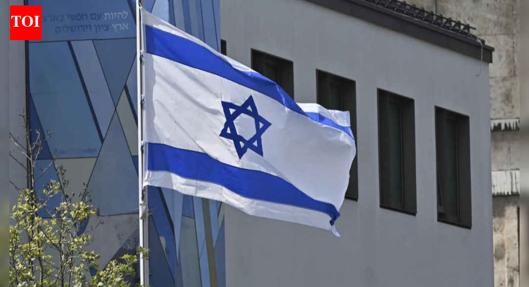 इज़राइल ने सुरक्षा के लिए हानिकारक समझे जाने वाले प्रसारणों पर प्रतिबंध लगाने की अपनी शक्ति का विस्तार किया