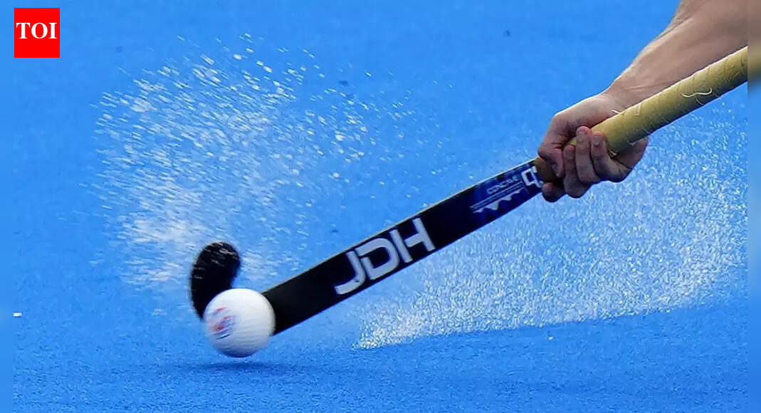 हॉकी अब पावर गेम, कृत्रिम टर्फ से खिलाड़ियों को होगा फायदा: अशोक ध्यानचंद को अर्जुन पुरस्कार से सम्मानित | अधिक खेल समाचार