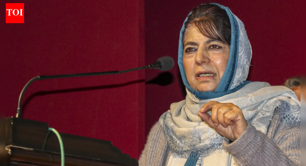 ‘भाजपा राज में सामान्यीकरण’: महबूबा मुफ्ती ने सेंगर की उम्रकैद की सजा को निलंबित करने की आलोचना की; बलात्कार के मामलों में नरमी बरतने का आरोप | भारत समाचार