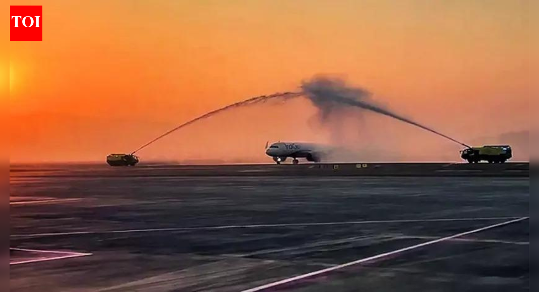 नवी मुंबई हवाई अड्डा 48 उड़ानों और 4,000 यात्रियों के साथ उड़ान भरता है