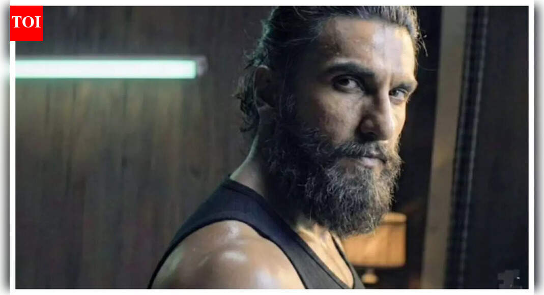 ‘धुरंधर’ बॉक्स ऑफिस कलेक्शन दिन 22: रणवीर सिंह स्टारर ने चौथे हफ्ते की शुरुआत 15 करोड़ रुपये के कलेक्शन के साथ की; दुनिया भर में तूफ़ान ने 1,000 करोड़ का आंकड़ा पार किया |