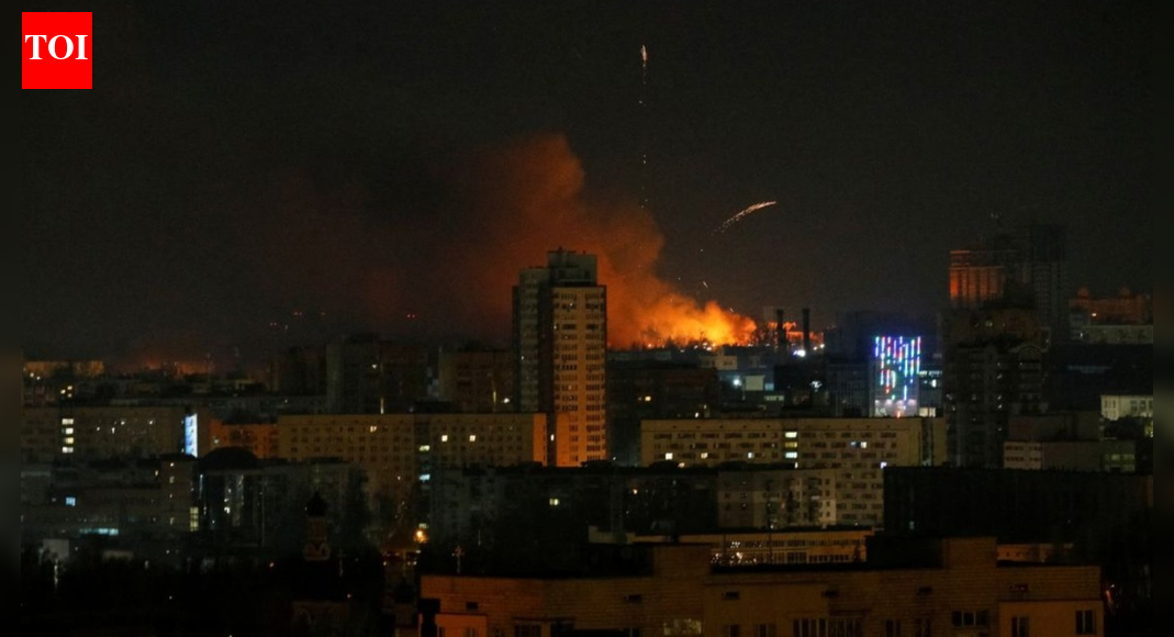 विस्फोटों से हिला कीव: यूक्रेन ने राष्ट्रव्यापी हवाई अलर्ट जारी किया; ट्रम्प-ज़ेलेंस्की बैठक से एक दिन पहले हमला