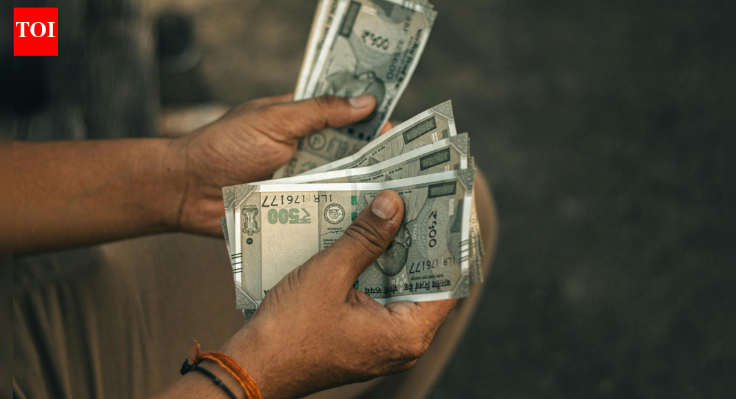 आपका बटुआ उतना साफ नहीं है जितना आप सोचते हैं: एक सूक्ष्म जीवविज्ञानी ने पैसों के सहारे जीने की खोज की