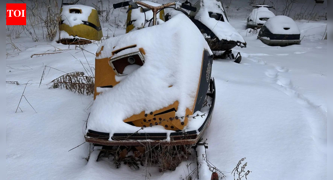 अमेरिका में बर्फीले तूफान से अफरा-तफरी: 9 हजार से ज्यादा उड़ानें प्रभावित; न्यूयॉर्क, न्यू जर्सी में आपातकालीन आदेश