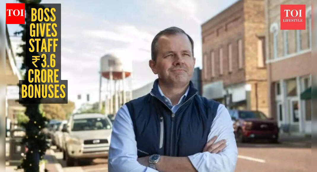 बॉस ने बेची कंपनी, कर्मचारियों को दिए 36 लाख रुपये और इंटरनेट इस पर यकीन नहीं कर पा रहा |