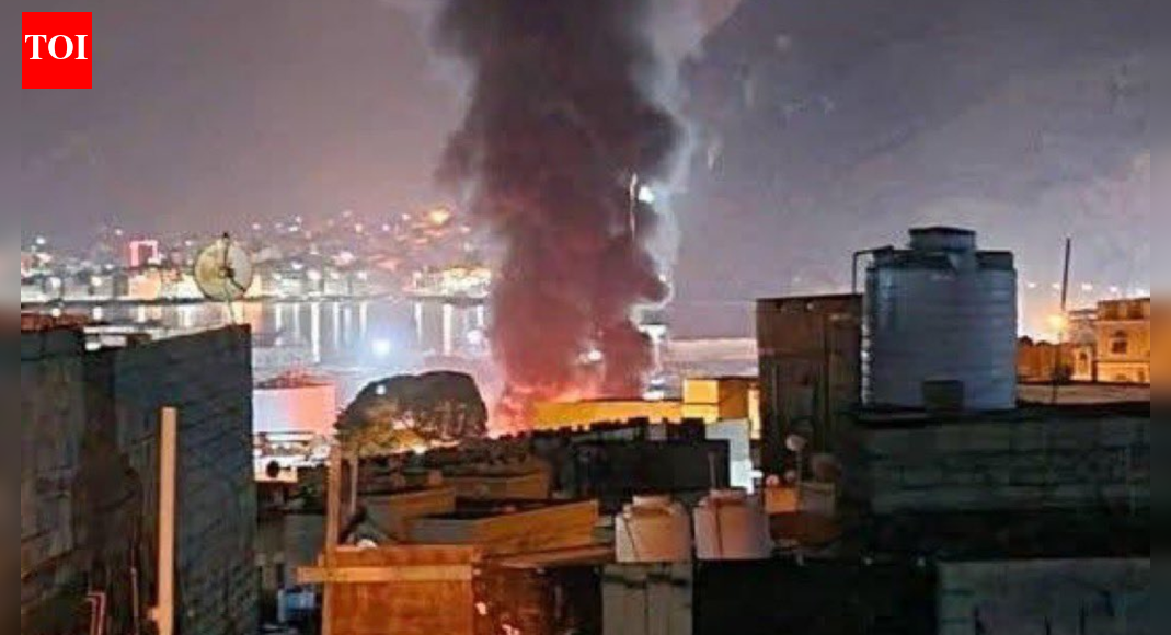 ‘सीमित सैन्य अभियान’: सऊदी अरब ने यमनी बंदरगाह पर बमबारी की; संयुक्त अरब अमीरात से आए एक कथित हथियार शिपमेंट की ओर इशारा करता है