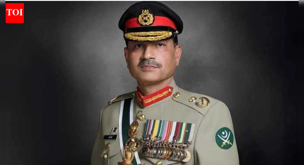 पाकिस्तान: असीम मुनीर ने अपने भाई के बेटे से की तीसरी बेटी की शादी; वरिष्ठ सैन्य और राजनीतिक नेता उपस्थित।