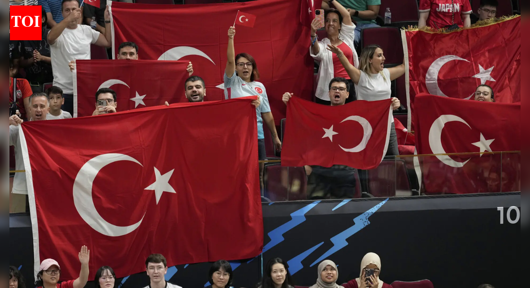 तुर्की में राष्ट्रव्यापी छापेमारी: इस्तांबुल में 125 आईएस संदिग्ध गिरफ्तार; 25 प्रांतों में समन्वित छापेमारी