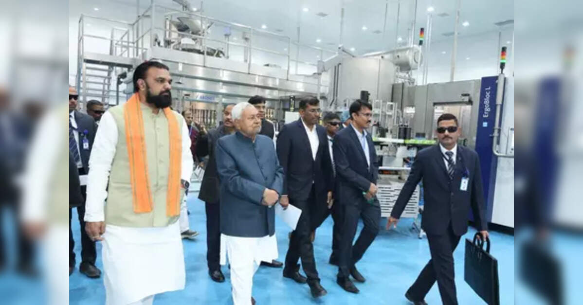 नीतीश कुमार और सम्राट चौधरी ने बक्सर प्लांट का दौरा किया, इकोनॉमिकटाइम्सबी2बी