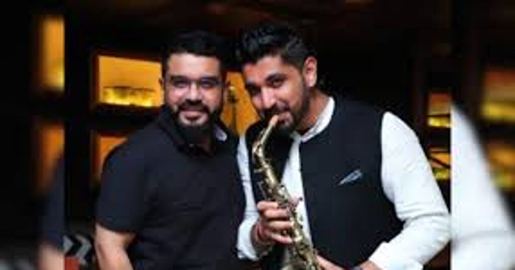 लूथरा बंधुओं को मंगलवार को दिल्ली एयरपोर्ट पर हिरासत में लिया जाएगा लूथरा बंधुओं को मंगलवार को दिल्ली एयरपोर्ट पर हिरासत में लिया जाएगा