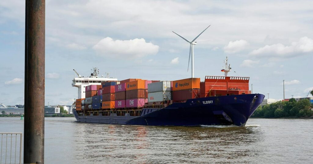 2025 में टैरिफ प्रभावित होंगे, लेकिन भारत का निर्यात स्थिर रहेगा और 2026 तक बढ़ावा मिलने की संभावना है 2025 में टैरिफ प्रभावित होंगे, लेकिन भारत का निर्यात स्थिर रहेगा और 2026 तक बढ़ावा मिलने की संभावना है