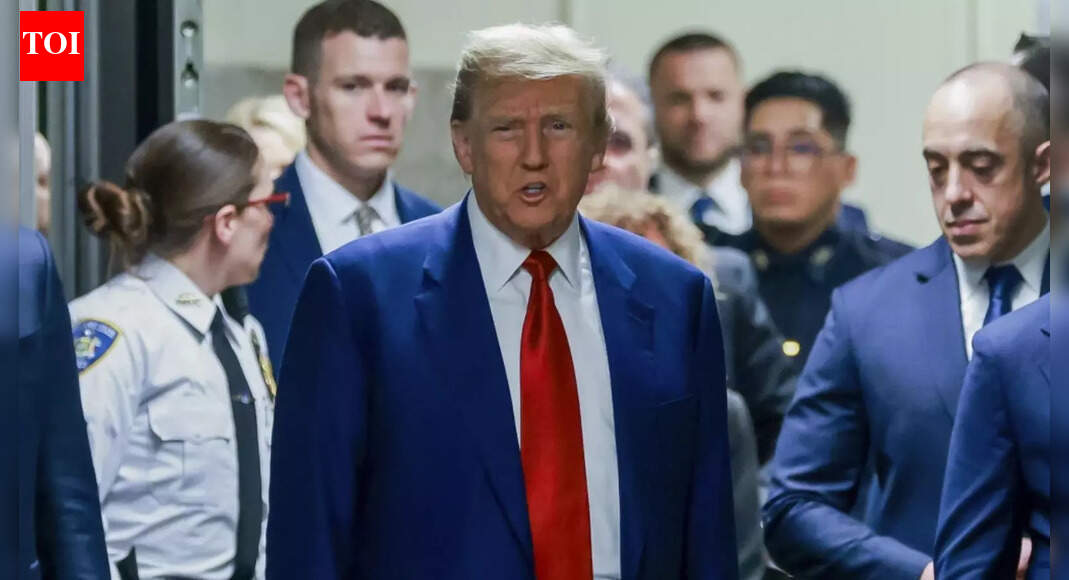 ट्रम्प ने चेतावनी दी कि अगर ईरान प्रदर्शनकारियों को मारता है तो अमेरिका ‘तैयार और तैयार’ रहेगा