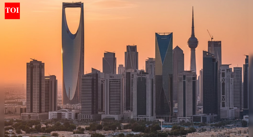 सऊदी अरब ने देश भर में सार्वजनिक सुविधाओं में शरिया कानून का उल्लंघन करने वाले नामों पर प्रतिबंध लगाने के लिए नए नियम पेश किए | विश्व समाचार