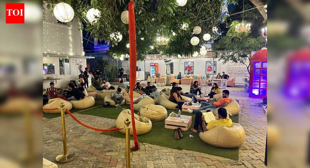 पटना के कैफे सौंदर्यात्मक सामाजिक केंद्रों में तब्दील हो गए हैं; युवा भीड़ पारंपरिक खाद्य पदार्थों के बजाय गहन अनुभवों की तलाश करती है | पटना समाचार