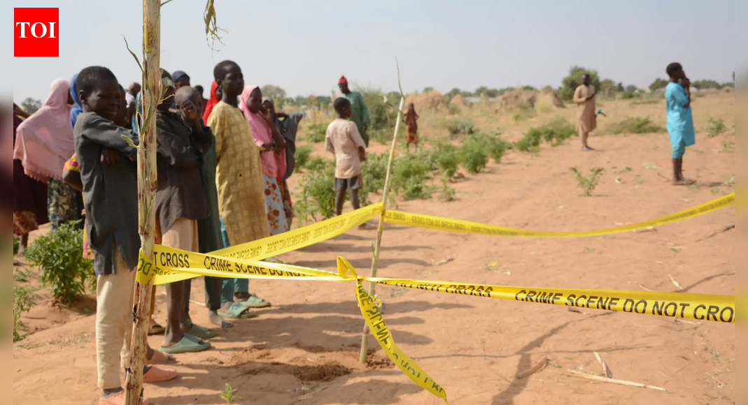 नाइजीरिया: उत्तर में एक गांव पर हमले में 30 मरे; बंदूकधारी निवासियों का अपहरण करते हैं और संपत्ति को नष्ट करते हैं।