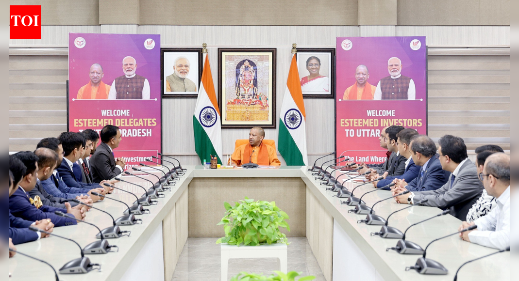 कैनेडियन हिंदू चैंबर्स ऑफ कॉमर्स यूपी के धार्मिक पर्यटन और एमएसएमई क्षेत्रों में निवेश में रुचि रखता है | भारत समाचार