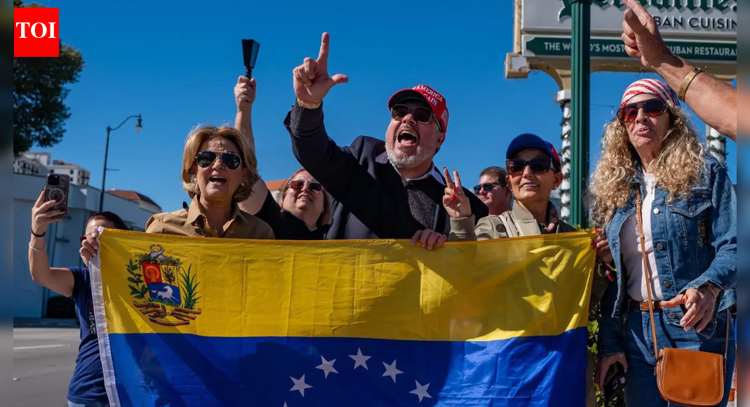 डीएचएस का कहना है कि मादुरो के निष्कासन के बाद वेनेजुएला के लोग अब अमेरिका में शरणार्थी दर्जे के लिए आवेदन कर सकते हैं, 600,000 लोगों पर निर्वासन का खतरा है