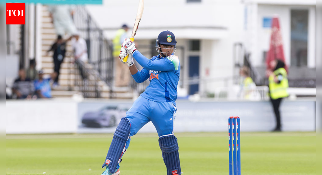 14 वर्षीय वैभव सूर्यवंशी ने दक्षिण अफ्रीका को धराशायी कर दिया, तेज अर्धशतक में 10 छक्के लगाए | क्रिकेट समाचार