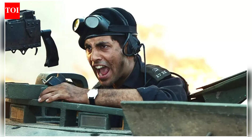 इक्कीस का पूरा मूवी कलेक्शन: ‘इक्कीस’ बॉक्स ऑफिस कलेक्शन दिन 5: अगस्त्य नंदा स्टारर ने पहले सोमवार को टक्कर दी, 1.35 करोड़ रुपये कमाए क्योंकि ‘धुरंधर’ का दबदबा कायम है |