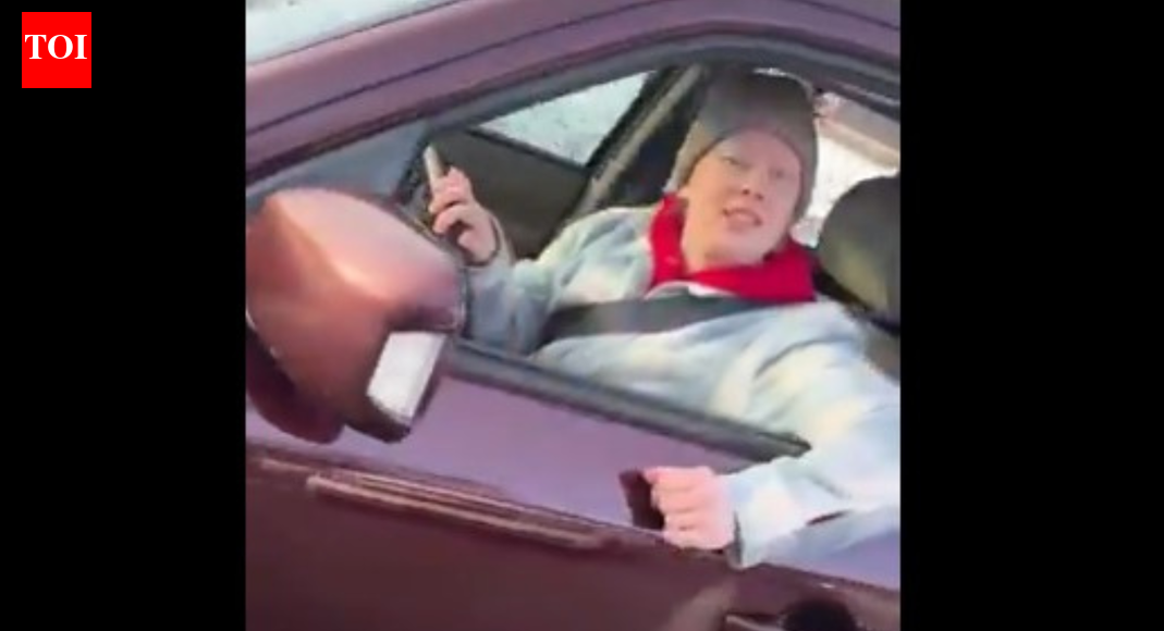 ‘क्या आप हमारे पास आना चाहते हैं?’ नए सेल फोन फ़ुटेज में रेनी गुड को गोली लगने से कुछ क्षण पहले मिनियापोलिस में एक आईसीई एजेंट से बात करते हुए दिखाया गया है