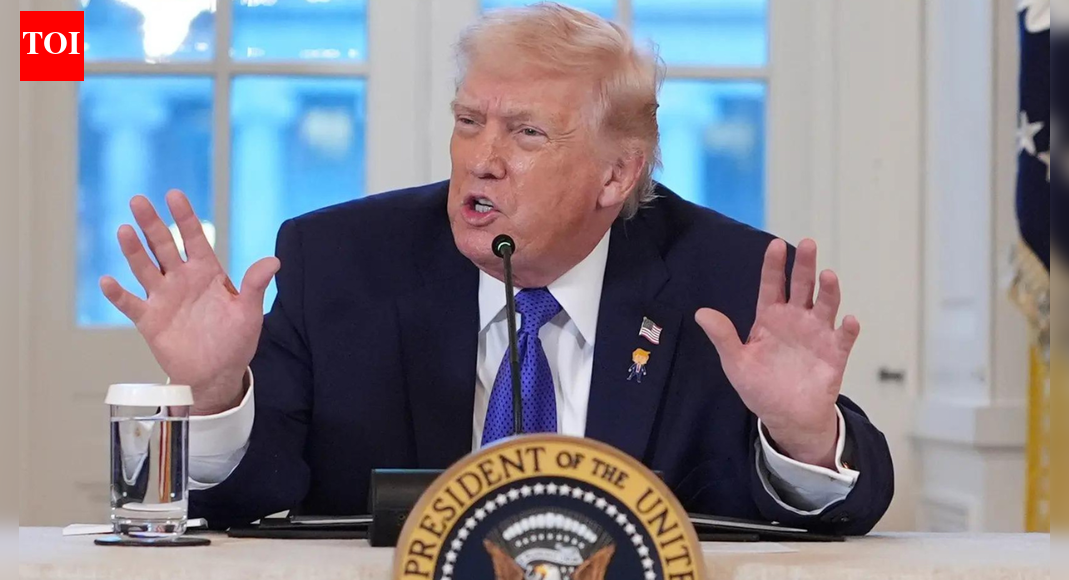 ‘अगर हम नहीं…’: डोनाल्ड ट्रम्प ने ग्रीनलैंड को ‘कठिन रास्ते’ पर ले जाने की धमकी दी: उन्होंने क्यों कहा कि अमेरिका को इसकी आवश्यकता है