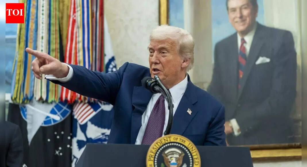 अमेरिका वेनेजुएला के तेल राजस्व की रक्षा करता है क्योंकि ट्रम्प ने देश के तेल क्षेत्र में निवेश के लिए कार्यकारी आदेश पर हस्ताक्षर किए हैं